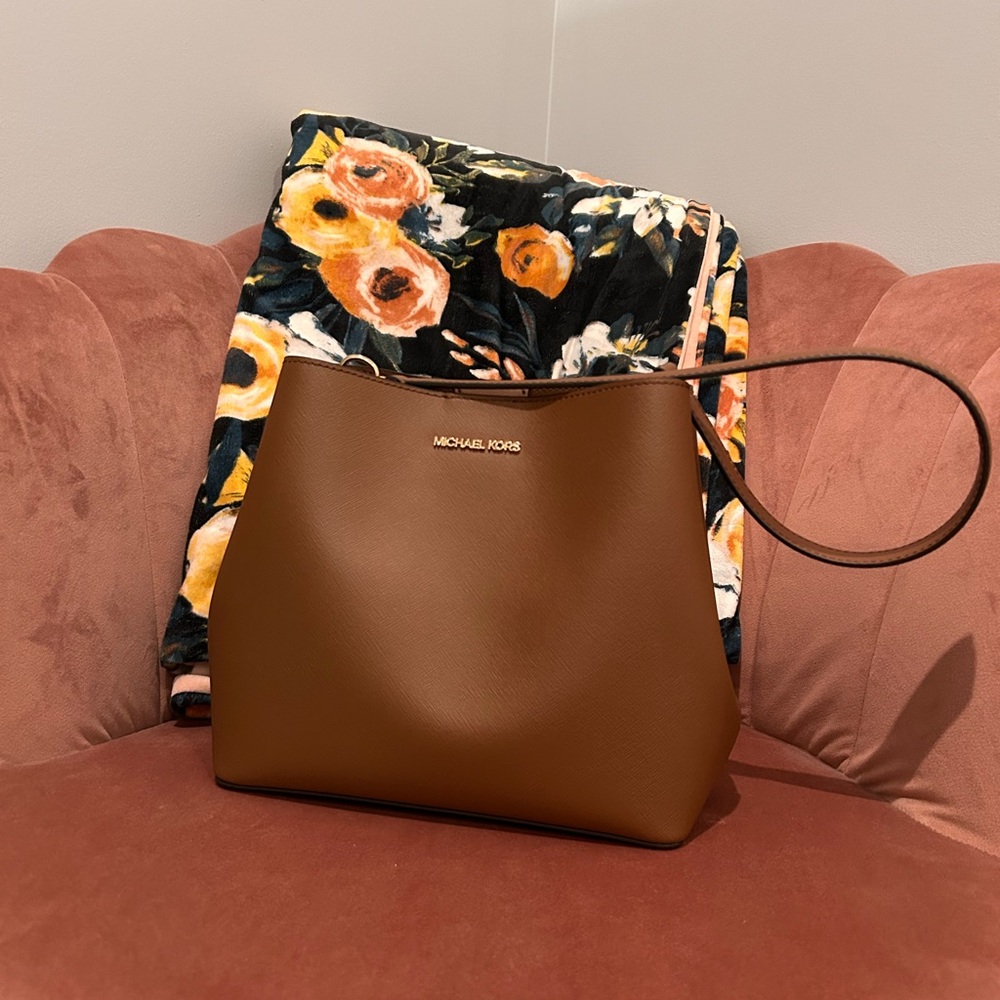 Michael Kors Luggage Shoulder Bag